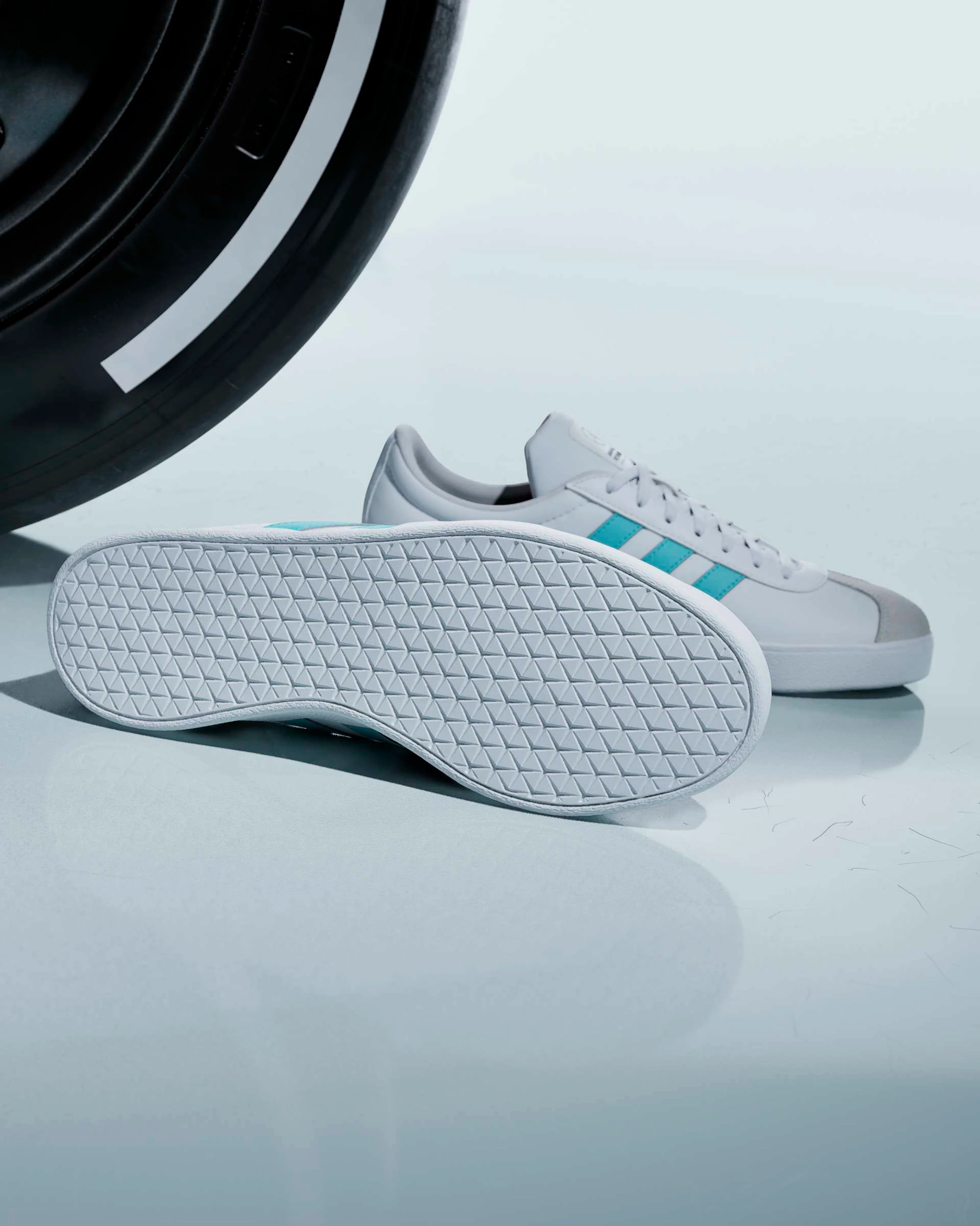 VL Court Shoes White - Image 10