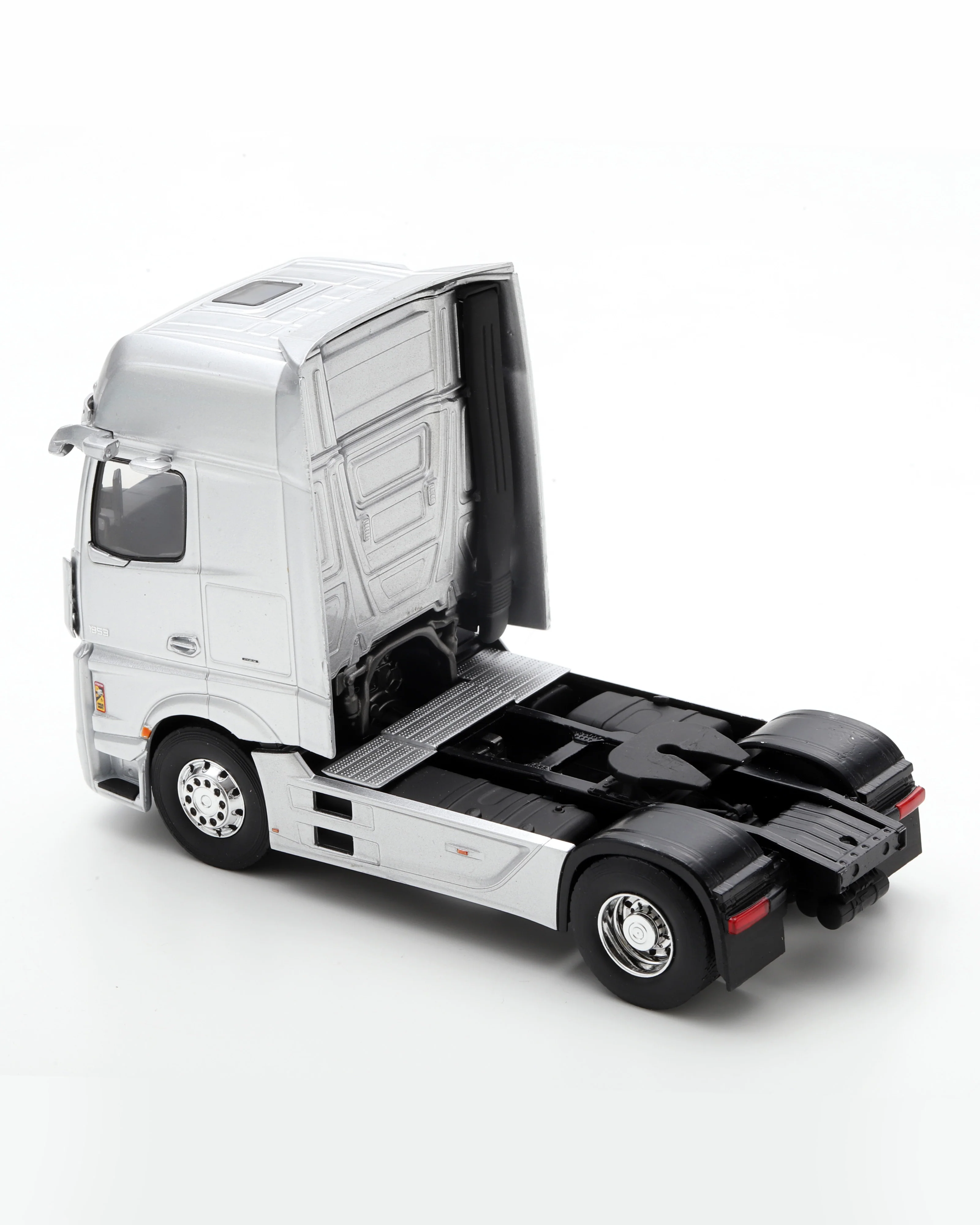 Mercedes-AMG F1 Team Truck 2023 - Image 2